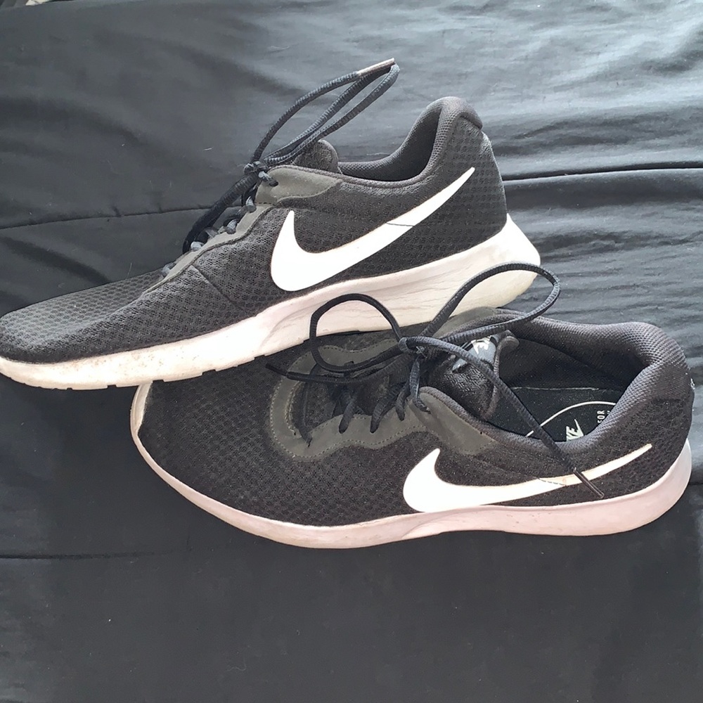 Nike Men’s Size 13 Black and White Sneakers